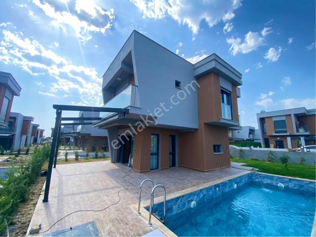 Kuşadasi, Aydin içerisinde satılık Villa