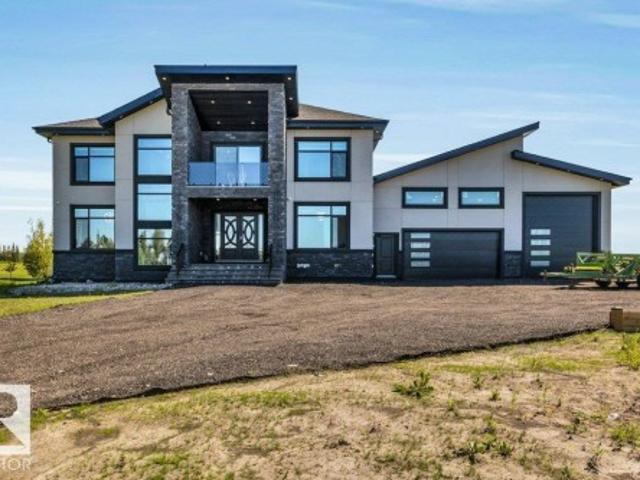 House for sale in Alberta
