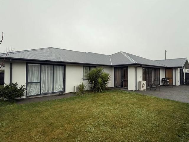 House for rent in Chaslands, Canterbury