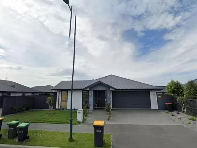 House for sale in Chaslands, Canterbury