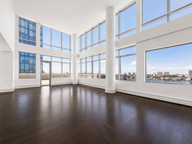 Condo for sale in Arverne, New York