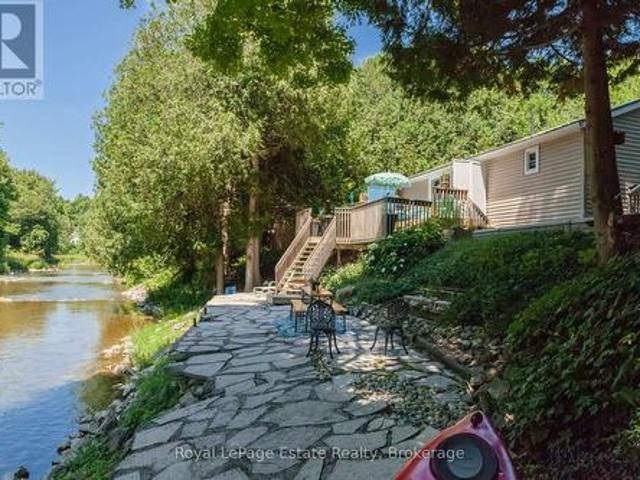 House for sale in Ontario