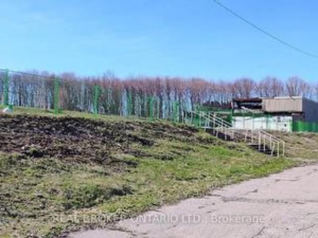 Land for sale in Elliot Lake, Northeastern Ontario