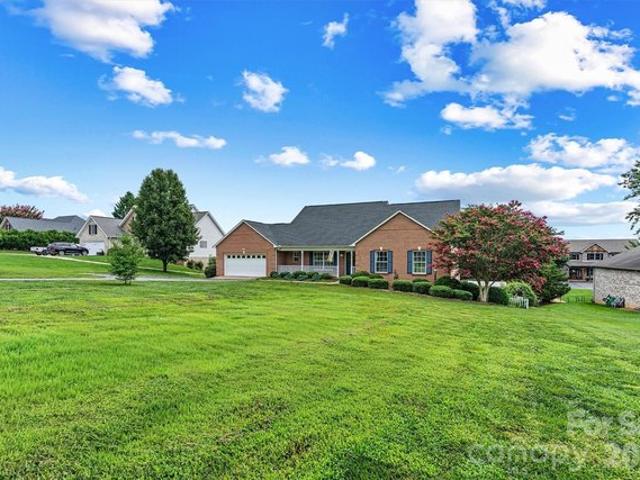 House for sale in Hiddenite, North Carolina