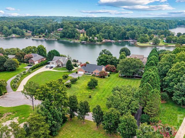 House for sale in Hiddenite, North Carolina