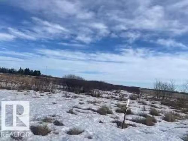 House for sale in Village of Andrew, Lamont County