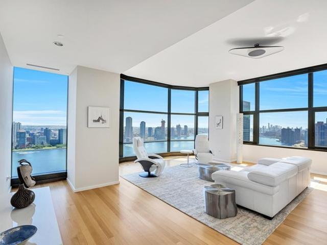 Condo for sale in Arverne, New York