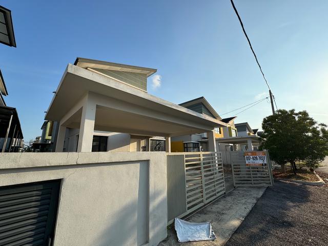 Bungalow for sale in Malaka