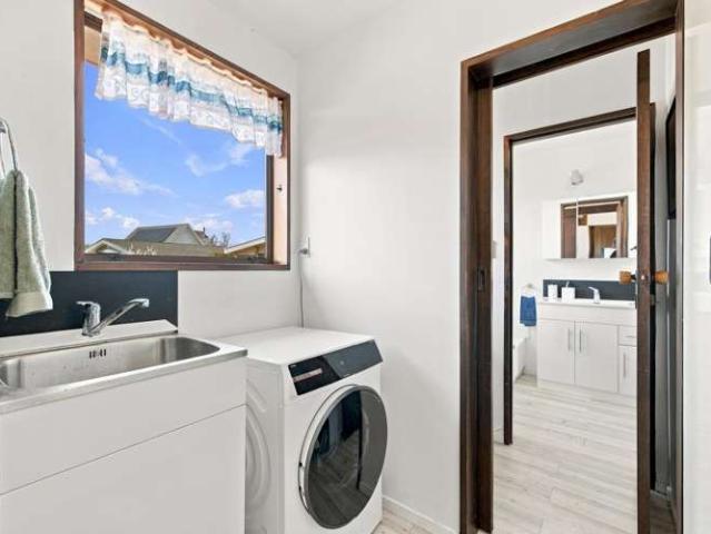 House for sale in Chaslands, Canterbury