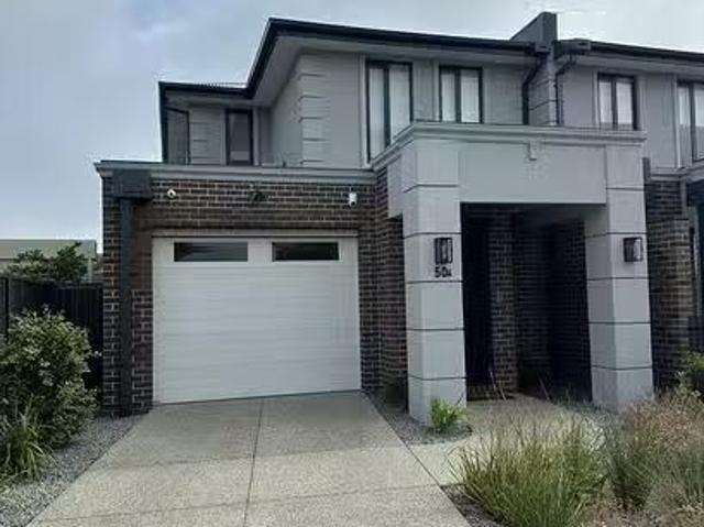 House for rent in Avondale Heights, Victoria