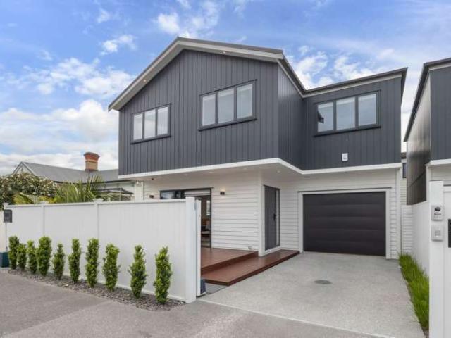 Townhouse for sale in Remuera, Ōrākei