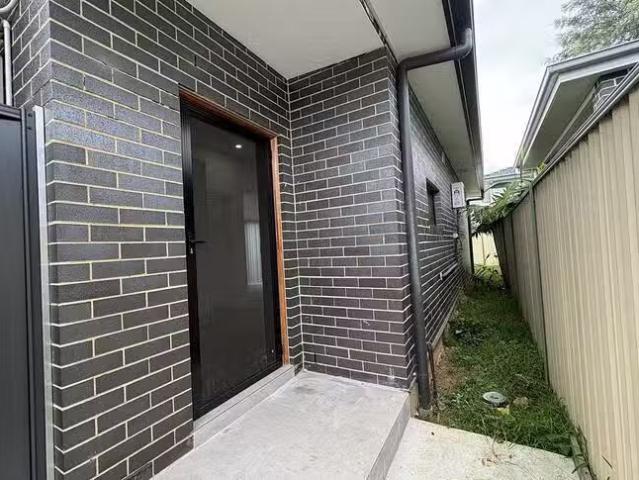 House for rent in Old Guildford