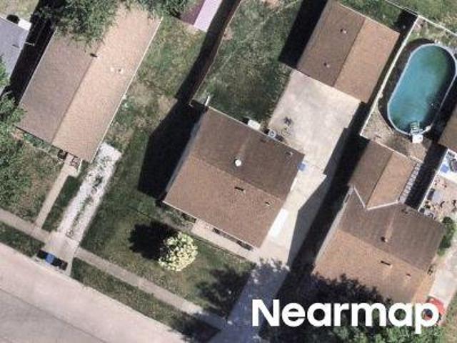 House for sale in Heritage, Moline