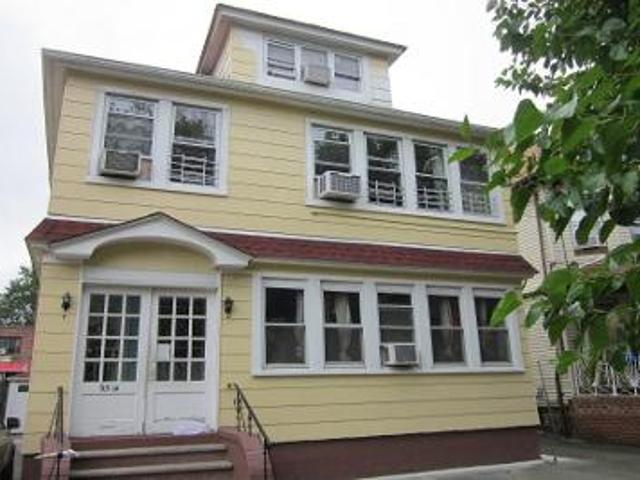 House for sale in Elmhurst House for sale in Elmhurst