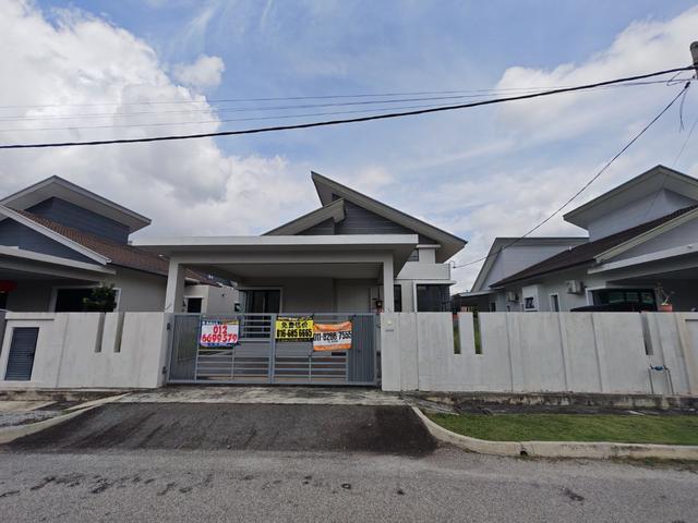 Bungalow for sale in Krubong, Malaka