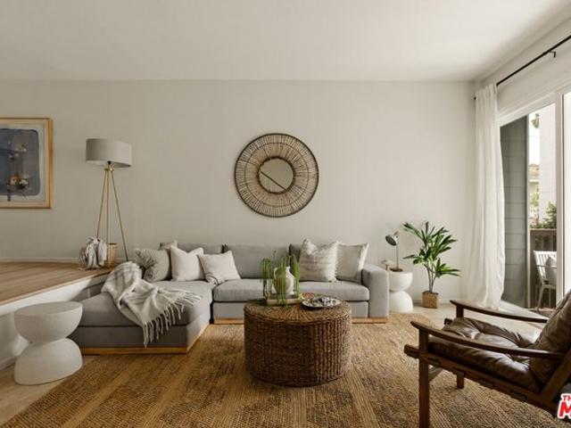 Condo for sale in North Hollywood Neighborhood Council District, Canoga Park