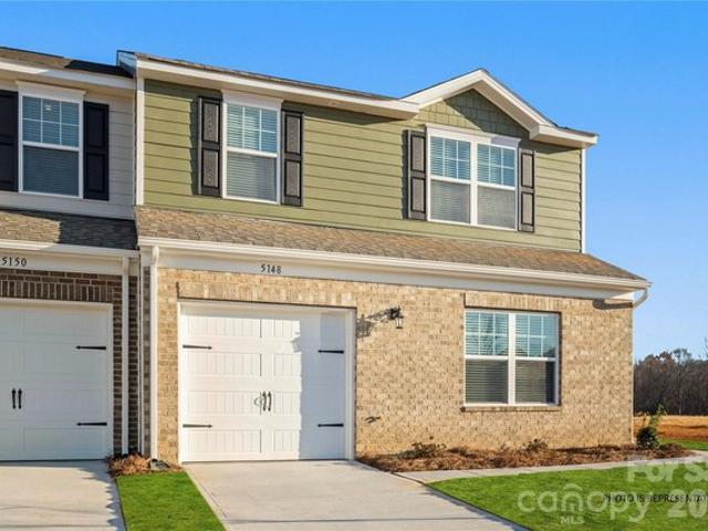 Townhouse for sale in Stanley, North Carolina