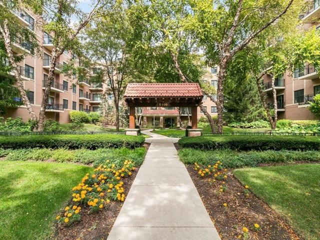 Condo for sale in Oak Lawn, Illinois