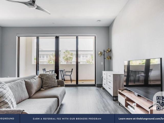 Apartment for rent in Canoga Park, California