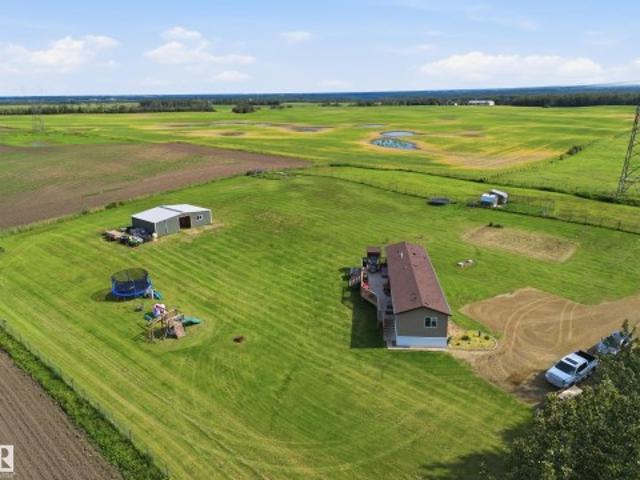 House for sale in Alberta