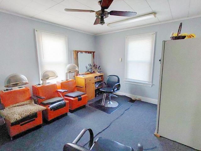Commercial for sale in Columbia
