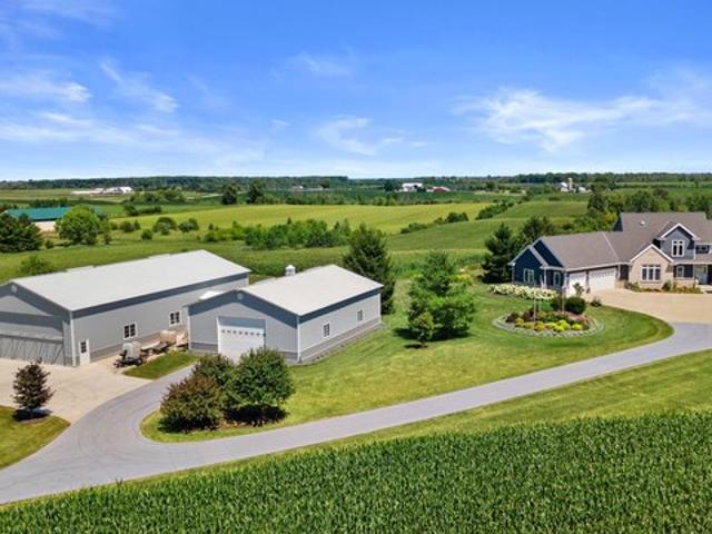 House for sale in Belgium, Wisconsin