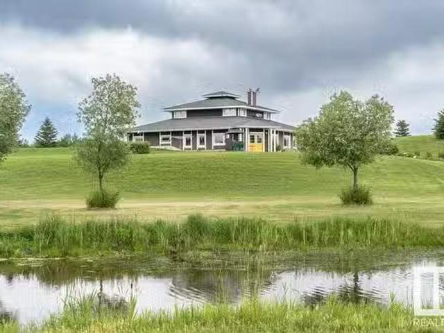 House for sale in Alberta
