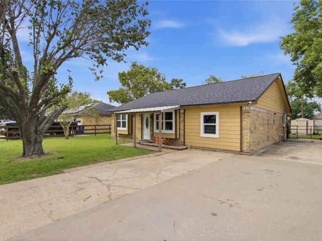 House for sale in Danbury, Brazoria County