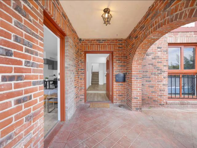 Apartment for rent in Canoga Park, California