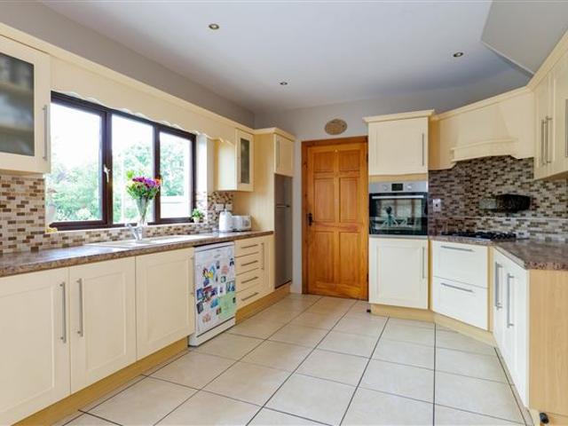 Detached House for sale in Athenry, Connacht