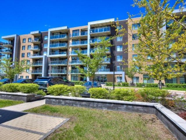 Condo for sale in Pointe-Claire, Montréal (région administrative)