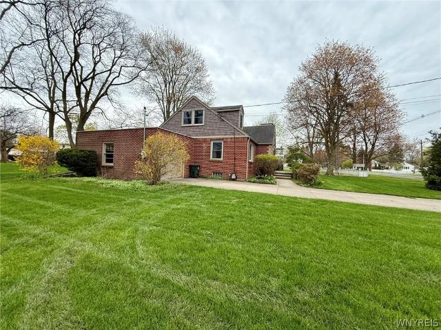 House for sale in Niagara, New York