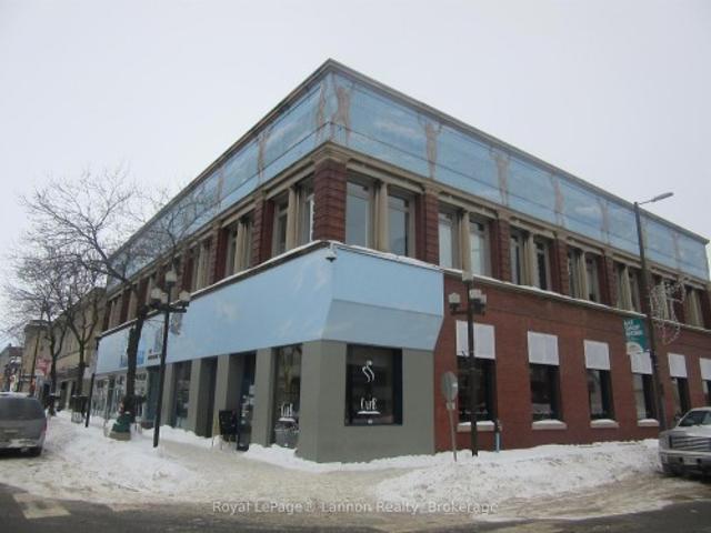 Commercial for rent in Thunder Bay, Ontario