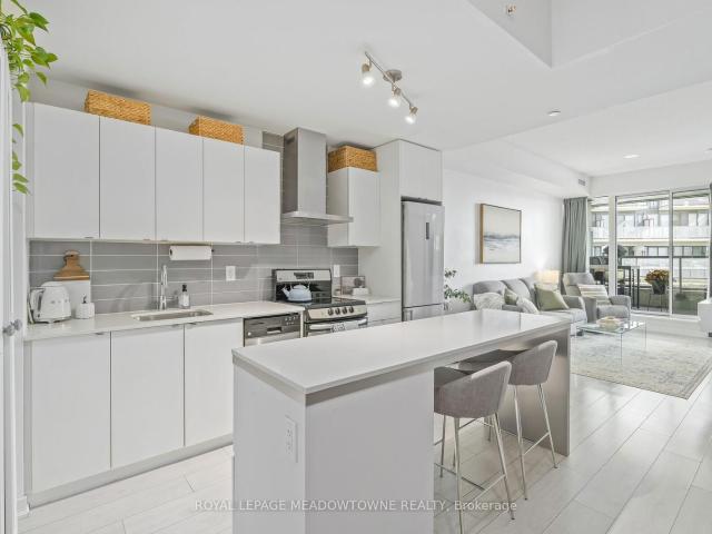 Condo for sale in Toronto, Golden Horseshoe