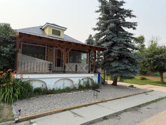 House for sale in Carbon, Alberta