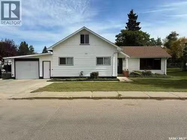 House for sale in Meadow Lake