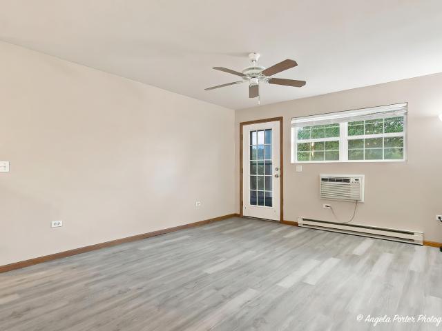 Condo for sale in Richmond, McHenry County