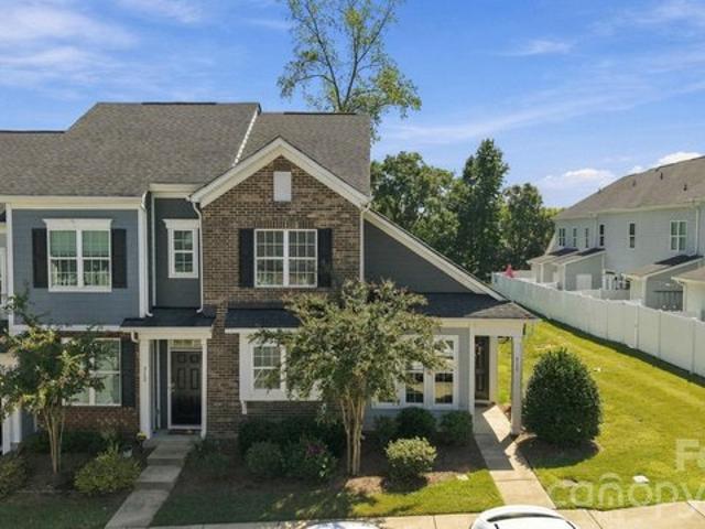 Townhouse for sale in Belmont, North Carolina