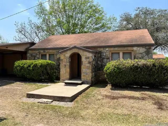 House for sale in Beeville