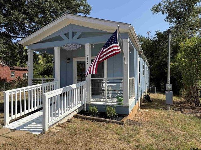 House for sale in Overton, Texas