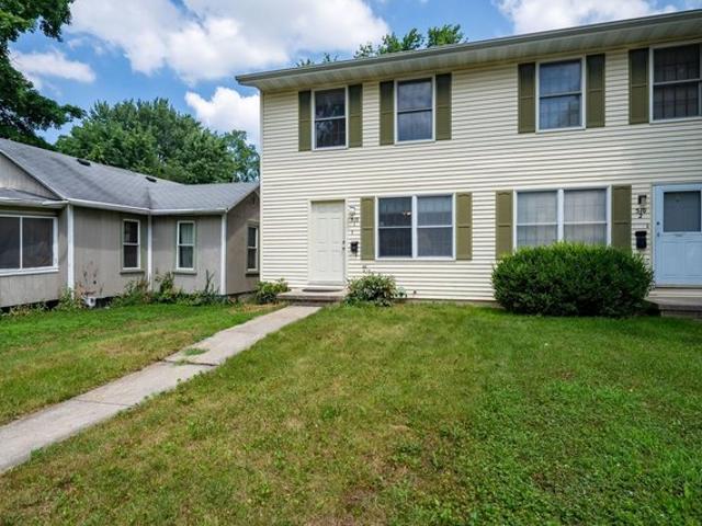 Townhouse for sale in Mclean, Illinois