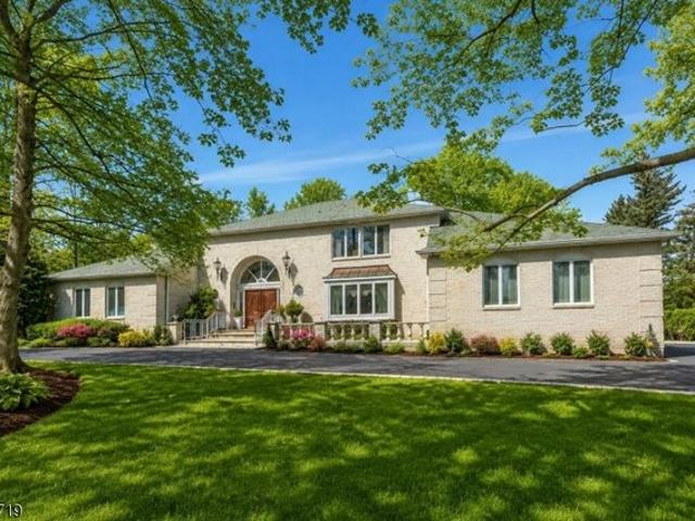 House for sale in Franklin Lakes, New Jersey