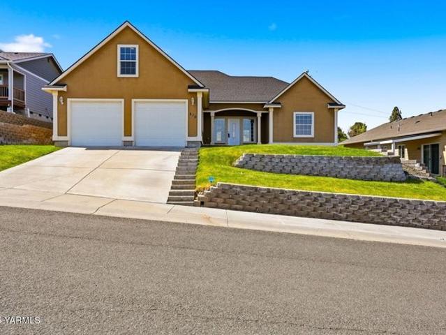 House for sale in Selah, Washington