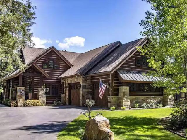 House for sale in Sandpoint House for sale in Sandpoint