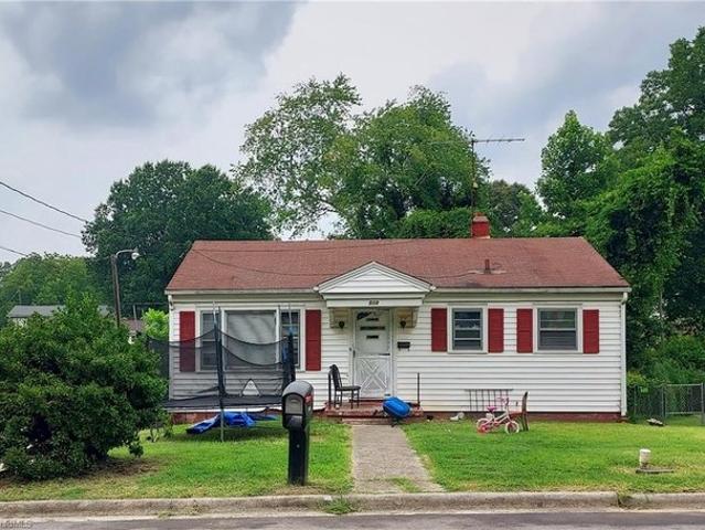 House for sale in Village Oaks, Reidsville