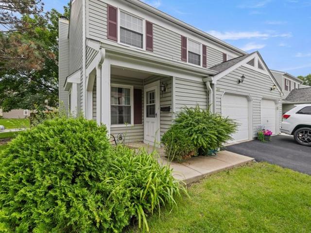 Townhouse for sale in Carol Stream, Illinois