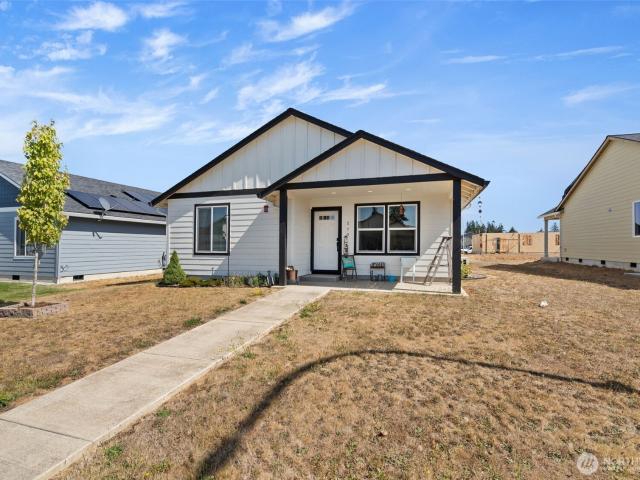 House for sale in Winlock, Washington