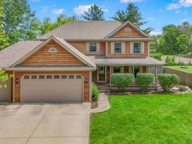 House for sale in Hinckley, Illinois