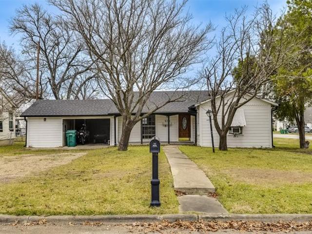 House for sale in Ellis, Texas