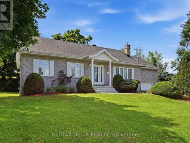 House for sale in Hawkesbury, Ontario
